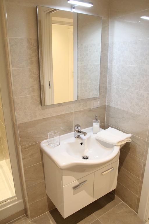 Quattro Stelle Al Porto Guest House Civitavecchia Exterior photo