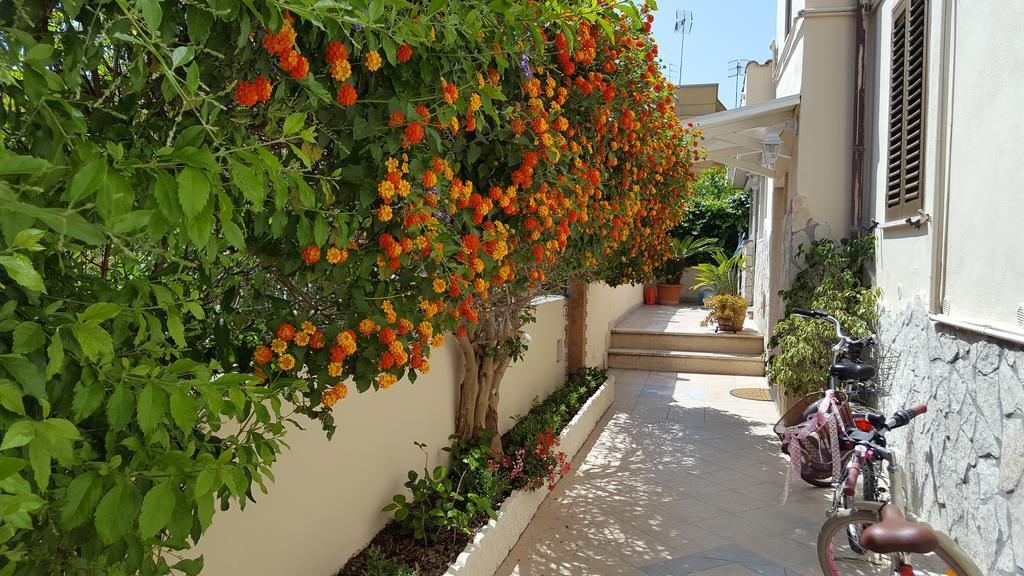 Quattro Stelle Al Porto Guest House Civitavecchia Exterior photo