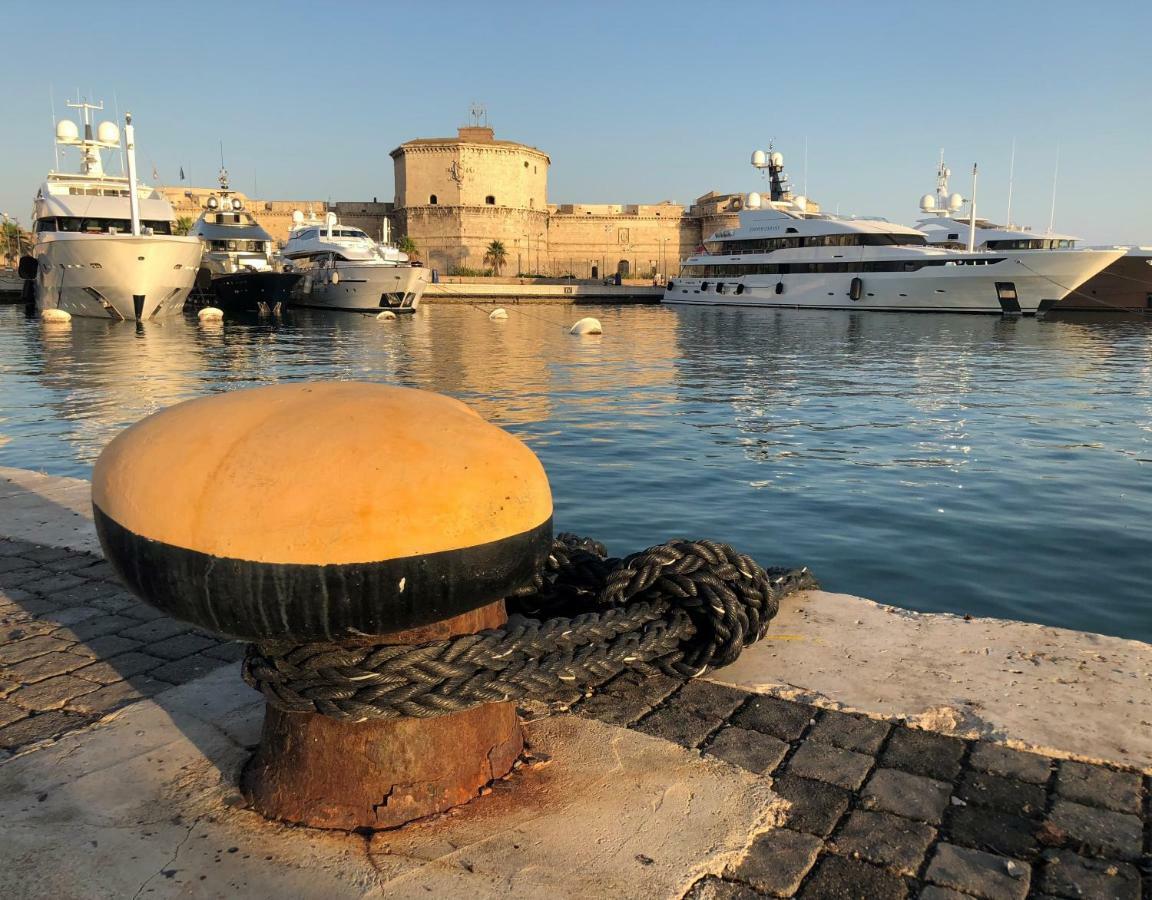 Quattro Stelle Al Porto Guest House Civitavecchia Exterior photo
